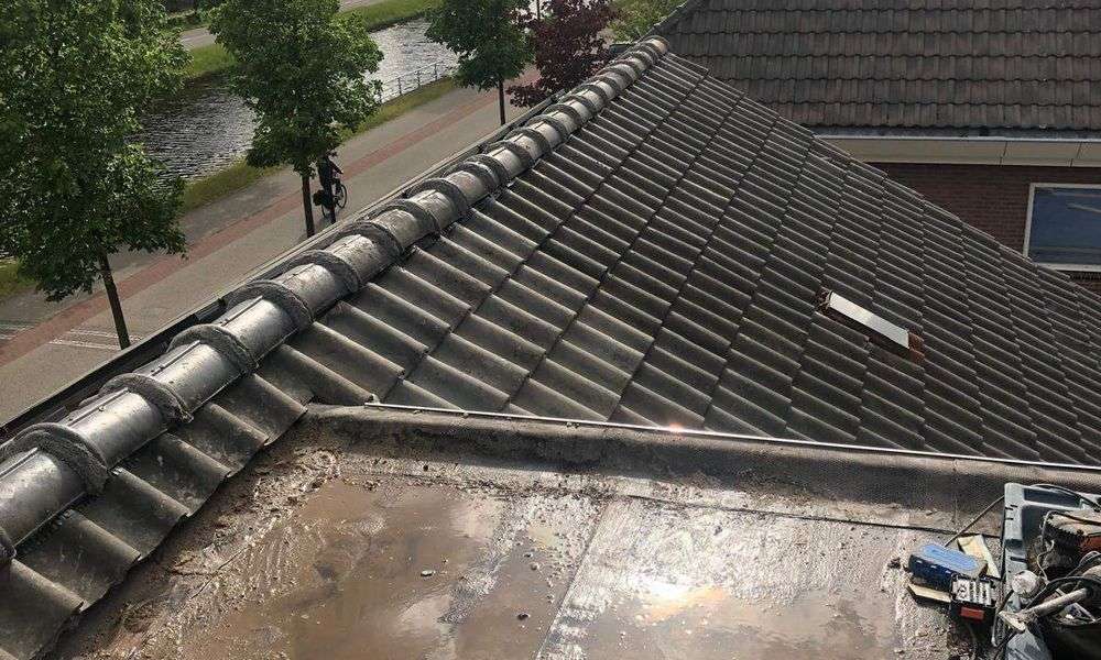 Lekkage op plat dak in Emmeloord